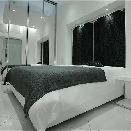 Excellence White Pettinari Apartment *