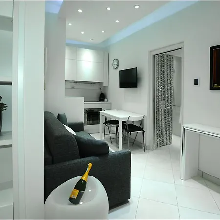 Excellence White Pettinari Apartment *
